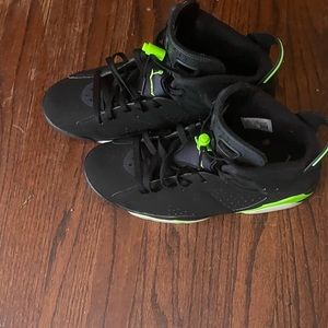 Retro 6 (electric green)